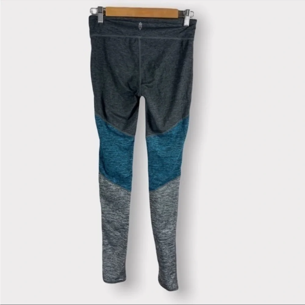 FREE‎ PEOPLE Movement 'Intuition' Leggings Blue Gray Color Blocked
